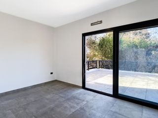 Foto 19 de Casa Venta 7 AMBIENTES EZEIZA !! ACEPTA FINANCIACION !! USS 300.000   CUOTAS