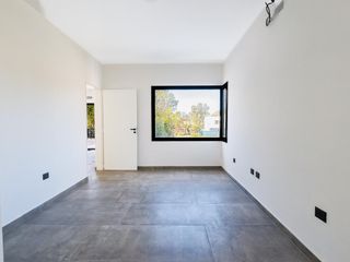 Foto 32 de Casa Venta 7 AMBIENTES EZEIZA !! ACEPTA FINANCIACION !! USS 300.000   CUOTAS