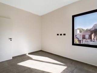 Foto 37 de Casa Venta 7 AMBIENTES EZEIZA !! ACEPTA FINANCIACION !! USS 300.000   CUOTAS