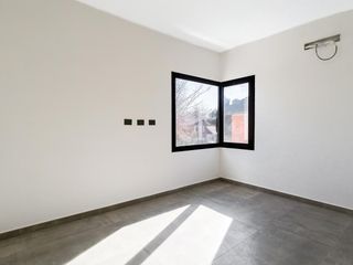 Foto 34 de Casa Venta 7 AMBIENTES EZEIZA !! ACEPTA FINANCIACION !! USS 300.000   CUOTAS