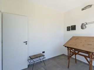 Foto 5 de Casa Venta 7 AMBIENTES EZEIZA !! ACEPTA FINANCIACION !! USS 300.000   CUOTAS