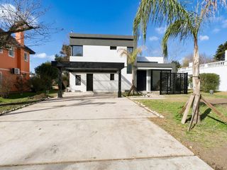 Foto 3 de Casa Venta 7 AMBIENTES EZEIZA !! ACEPTA FINANCIACION !! USS 300.000   CUOTAS