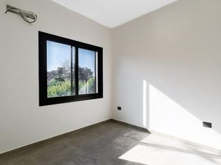 Foto 36 de Casa Venta 7 AMBIENTES EZEIZA !! ACEPTA FINANCIACION !! USS 300.000   CUOTAS