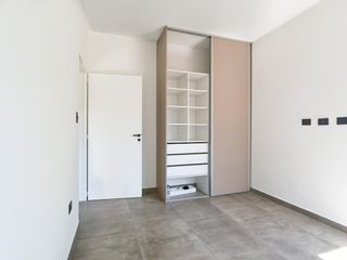 Foto 39 de Casa Venta 7 AMBIENTES EZEIZA !! ACEPTA FINANCIACION !! USS 300.000   CUOTAS