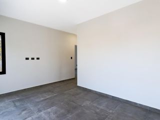 Foto 24 de Casa Venta 7 AMBIENTES EZEIZA !! ACEPTA FINANCIACION !! USS 300.000   CUOTAS
