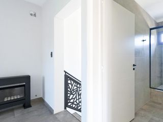 Foto 16 de Casa Venta 7 AMBIENTES EZEIZA !! ACEPTA FINANCIACION !! USS 300.000   CUOTAS