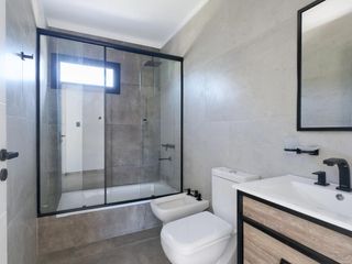 Foto 27 de Casa Venta 7 AMBIENTES EZEIZA !! ACEPTA FINANCIACION !! USS 300.000   CUOTAS
