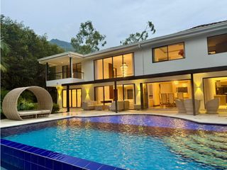 Foto 2 de Exclusiva Casa En Balsos Un Sueño Hecho Realidad