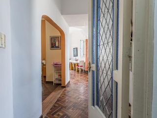 Foto 7 de Venta casa de estilo 4/5 ambientes excelente estado, 4 plantas, detalles de calidad. Caballito