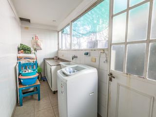 Foto 21 de Venta casa de estilo 4/5 ambientes excelente estado, 4 plantas, detalles de calidad. Caballito