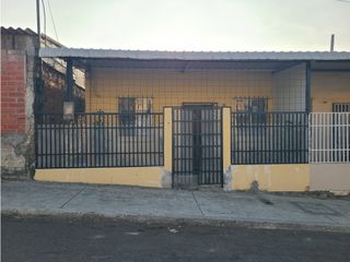 Foto 15 de En venta casa de dos habitaciones ciudadela La Aurora Manta