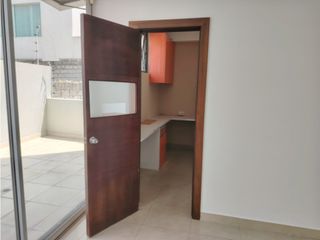 Foto 6 de Jipijapa, Local Comercial en Renta, 160m2, 1 Ambiente