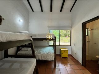 Foto 35 de SE VENDE MAGNFICA  CASA EN FUSA CON PISCINA PRIVADA