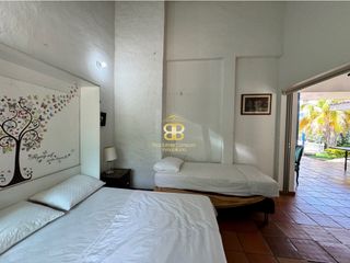 Foto 28 de SE VENDE MAGNFICA  CASA EN FUSA CON PISCINA PRIVADA