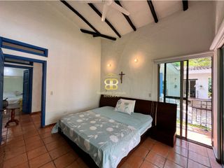 Foto 32 de SE VENDE MAGNFICA  CASA EN FUSA CON PISCINA PRIVADA