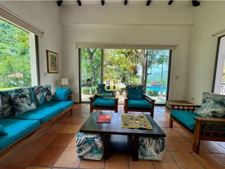 Foto 3 de SE VENDE MAGNFICA  CASA EN FUSA CON PISCINA PRIVADA