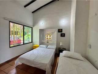 Foto 36 de SE VENDE MAGNFICA  CASA EN FUSA CON PISCINA PRIVADA