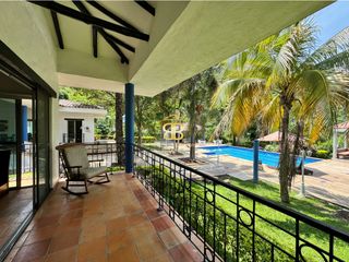 Foto 62 de SE VENDE MAGNFICA  CASA EN FUSA CON PISCINA PRIVADA