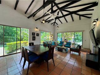 Foto 1 de SE VENDE MAGNFICA  CASA EN FUSA CON PISCINA PRIVADA