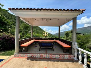 Foto 53 de SE VENDE MAGNFICA  CASA EN FUSA CON PISCINA PRIVADA