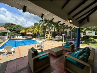 Foto 6 de SE VENDE MAGNFICA  CASA EN FUSA CON PISCINA PRIVADA