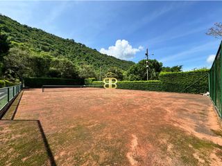 Foto 61 de SE VENDE MAGNFICA  CASA EN FUSA CON PISCINA PRIVADA