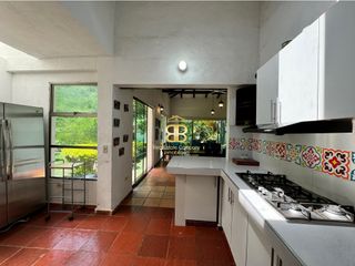 Foto 25 de SE VENDE MAGNFICA  CASA EN FUSA CON PISCINA PRIVADA