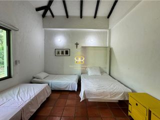 Foto 20 de SE VENDE MAGNFICA  CASA EN FUSA CON PISCINA PRIVADA