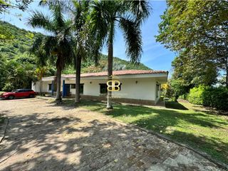 Foto 63 de SE VENDE MAGNFICA  CASA EN FUSA CON PISCINA PRIVADA