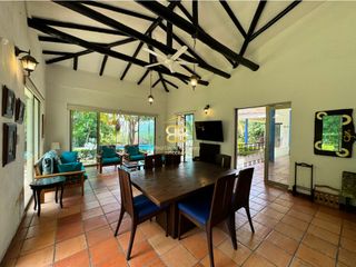 Foto 4 de SE VENDE MAGNFICA  CASA EN FUSA CON PISCINA PRIVADA