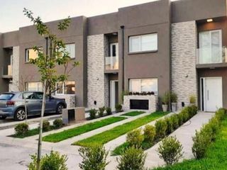 Foto 1 de ALQUILER DE CASA EN Pilar