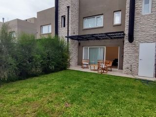 Foto 2 de ALQUILER DE CASA EN Pilar