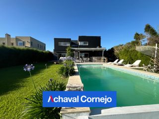 Foto 1 de Venta| Casa al agua de 4 ambientes en Barrio San Marcos | Villanueva