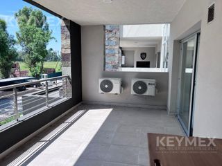 Foto 4 de Departamento 2 ambientes con balcón-terraza, parrilla y cochera. Ayres de Canning.