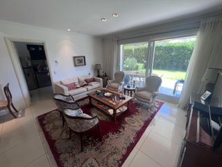 Foto 6 de Departamento en  PB con jardín y dos suites