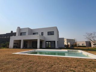 Foto 1 de Casa en  venta en  barrio San Matías, Escobar, Zona Norte.