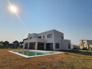 Foto 3 de Casa en  venta en  barrio San Matías, Escobar, Zona Norte.