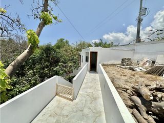 Foto 55 de VENTA CASA CON PLAYA SEMI-PRIVADA & VISTA AL MAR EN PRIMERA LINEA