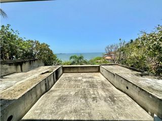 Foto 22 de VENTA CASA CON PLAYA SEMI-PRIVADA & VISTA AL MAR EN PRIMERA LINEA