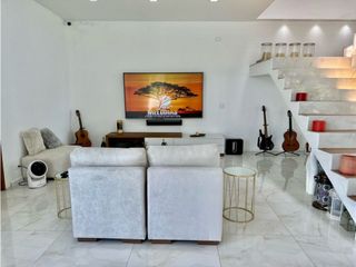 Foto 11 de VENTA CASA CON PLAYA SEMI-PRIVADA & VISTA AL MAR EN PRIMERA LINEA