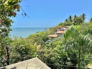 Foto 23 de VENTA CASA CON PLAYA SEMI-PRIVADA & VISTA AL MAR EN PRIMERA LINEA