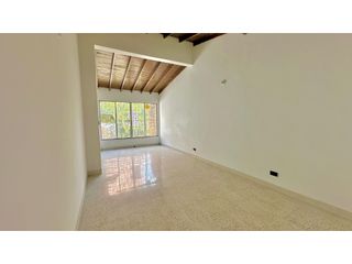 Foto 1 de Casa en el sector de Conquistadores con local de 38 m²