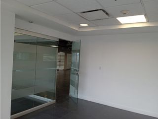 Foto 12 de OFICINA EN VENTA ED PARALELO 108