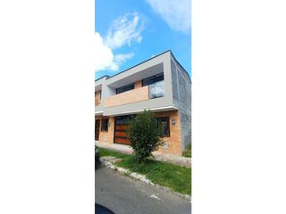 Foto 2 de EN ARRIENDO CASA CERCA AL CENTRO COMERCIAL VIVA LA CEJA- Agua fresca