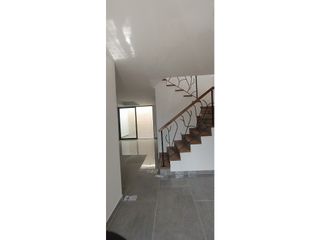 Foto 8 de EN ARRIENDO CASA CERCA AL CENTRO COMERCIAL VIVA LA CEJA- Agua fresca