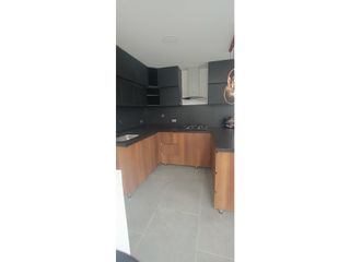 Foto 6 de EN ARRIENDO CASA CERCA AL CENTRO COMERCIAL VIVA LA CEJA- Agua fresca