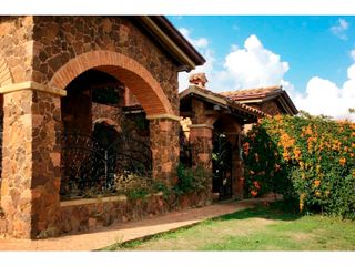 Foto 21 de se vende Casa Campestre estilo Toscano Villa Italiana en Venta