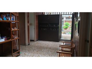 Foto 11 de Casa de 6 hab y piscina en venta barrio La Magdalena - Girardot,