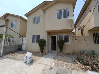 Foto 1 de Venta de casa de dos plantas en Villa Bonita GabR