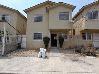 Foto 2 de Venta de casa de dos plantas en Villa Bonita GabR